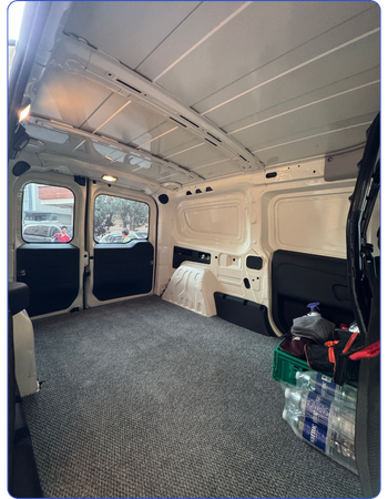 Randevulu ve anlık çağırma seçenekli özel pet taksi ulaşım sistemi.